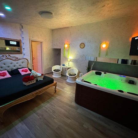 Atena B&B Apartments Platino San Silvestro  Экстерьер фото