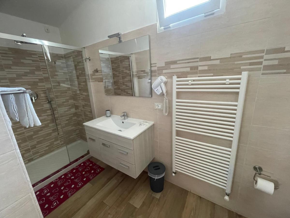 Atena B&B Apartments Platino San Silvestro  Экстерьер фото